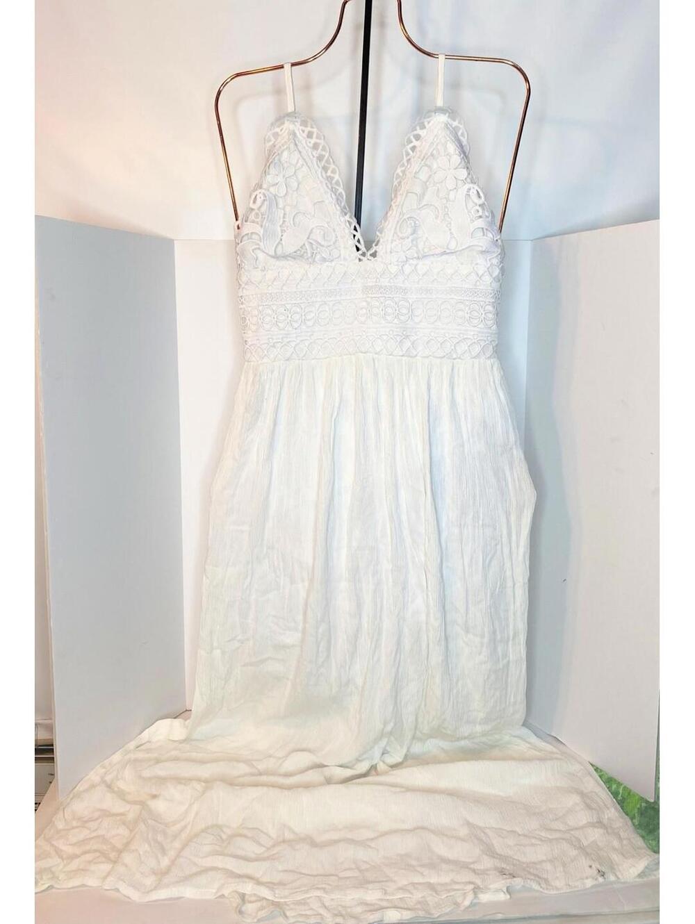 Rebellion Again Sleeveless Crochet V-Neck Halter Top White Linen Maxi Dress S